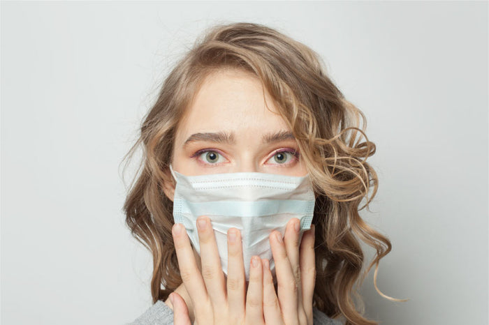 Pickel durch Mundschutz